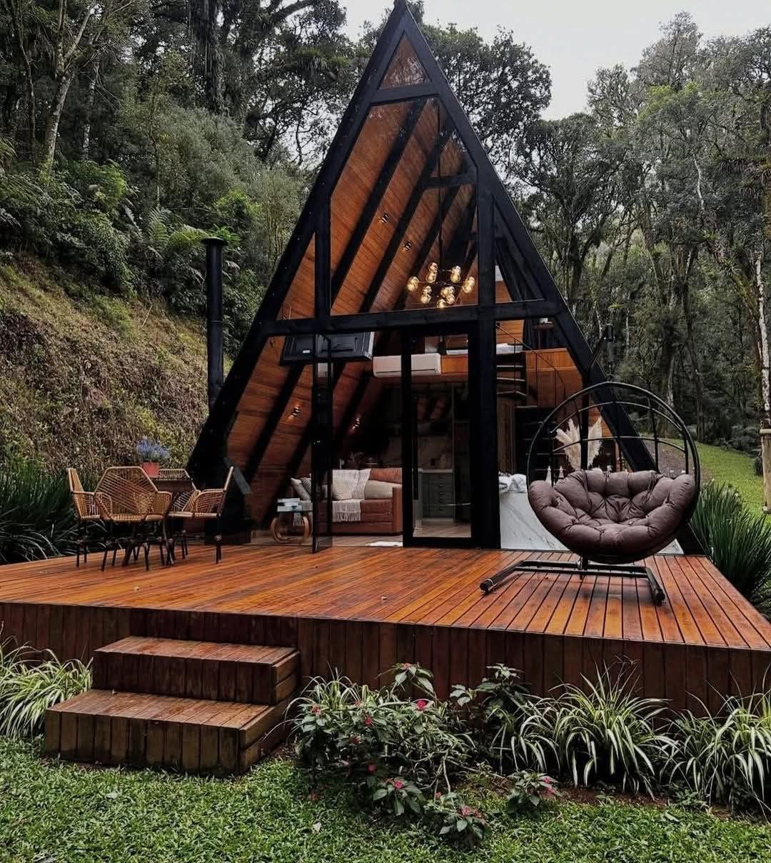 175802ad1521a43b276b1e94c8c76791 Rumah Segitiga Jati Jepara – Desain Unik untuk Hunian Eksklusif - Image 1