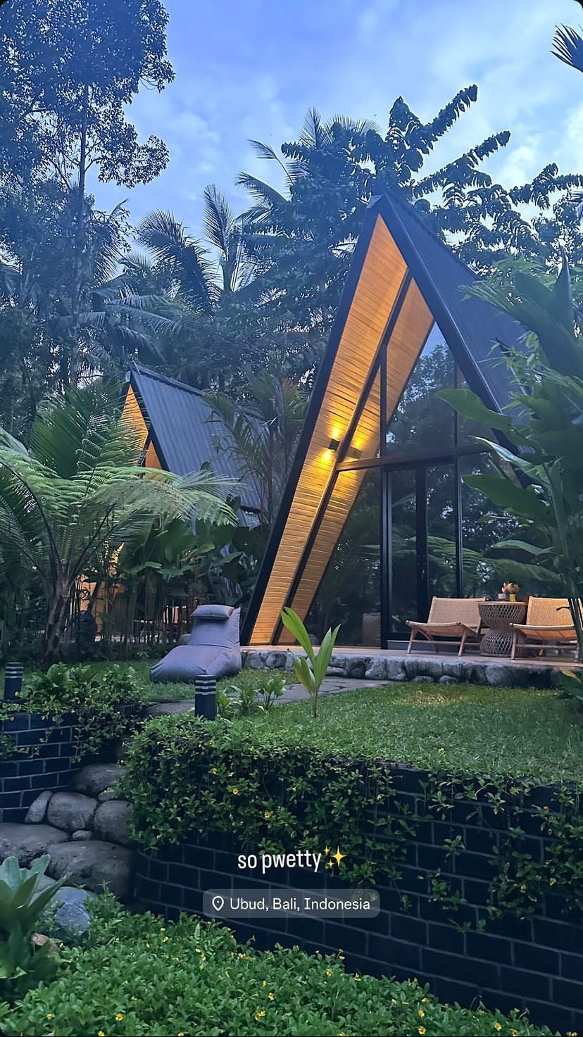 2f775c687b083b6a8d16ac28486f434f Rumah Segitiga Kayu Jati Premium Konsep Modern untuk Hunian & Villa - Image 1